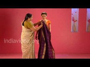 marwadi aunty navel|marathi saree style images.